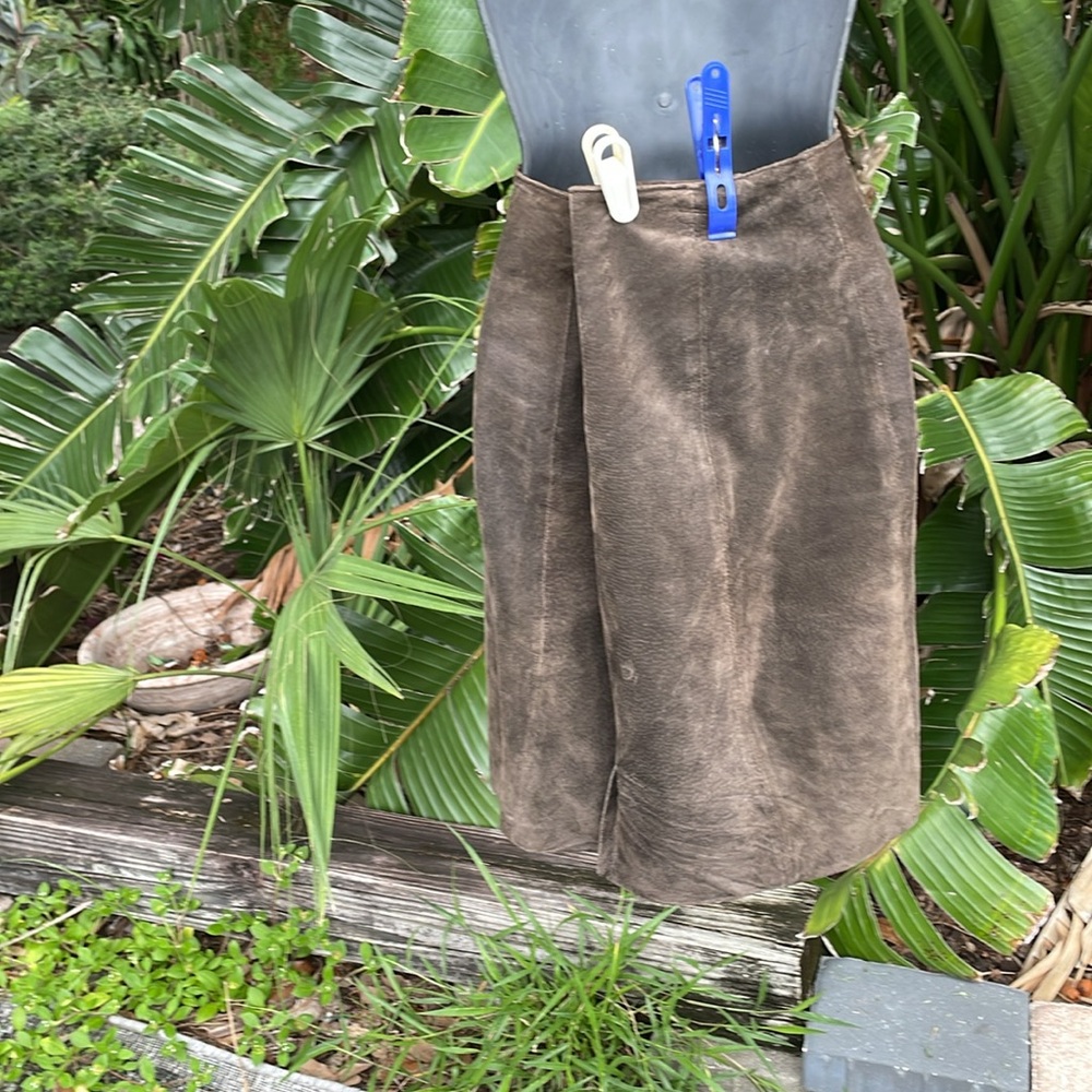 Vintage authentic brown suede knee length pencil skirt - Picture 3 of 7